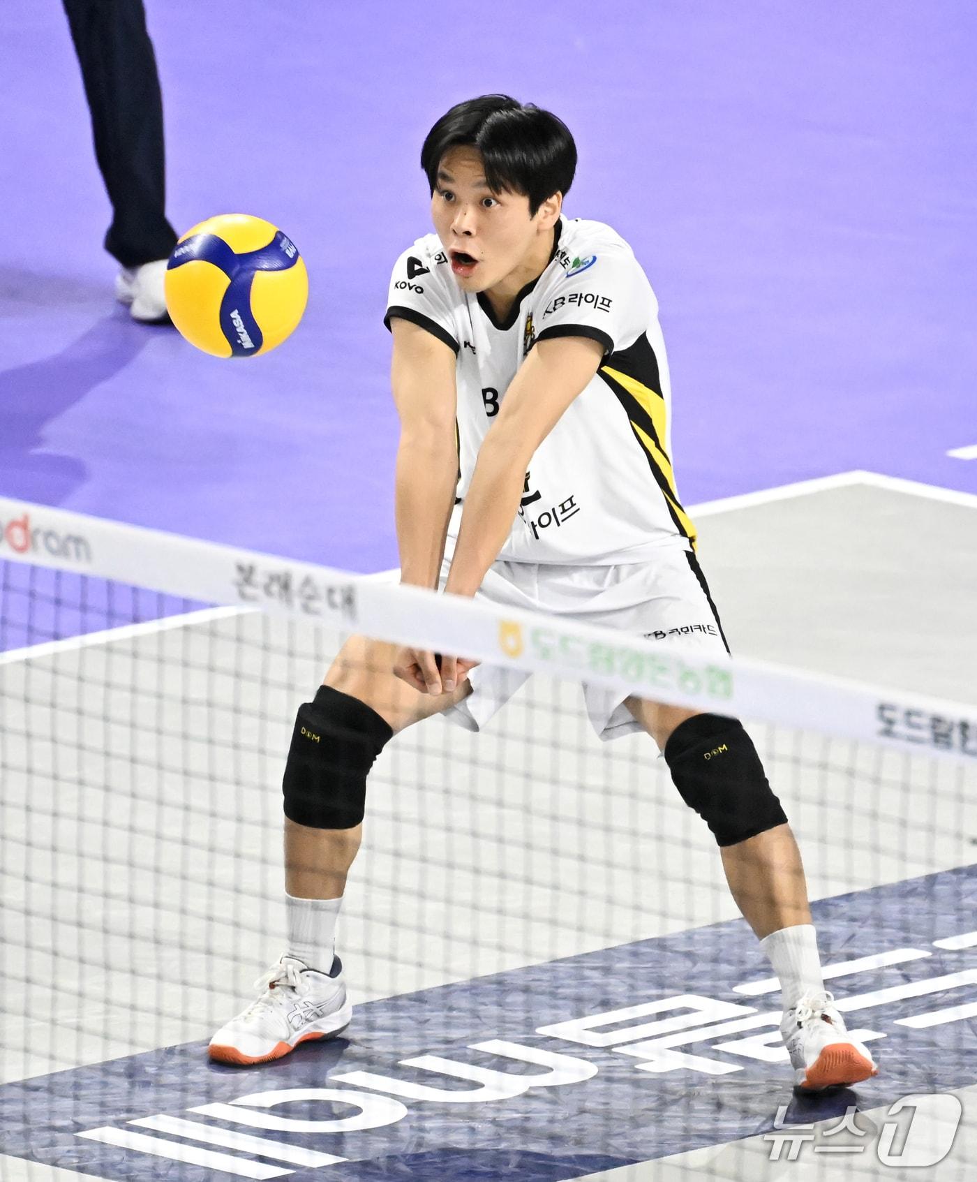 본문 이미지 - FA 보상선수로 한국전력 유니폼을 입는 정민수. &#40;KOVO 제공&#41;