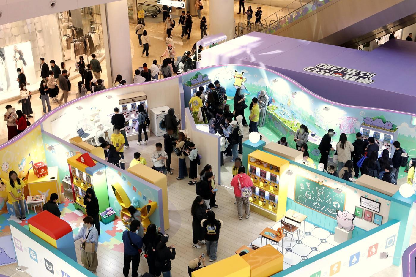 롯데백화점 잠실 롯데월드몰 1층 '메타몽의 타임캡슐' 팝업스토어 전경(롯데백화점 제공)