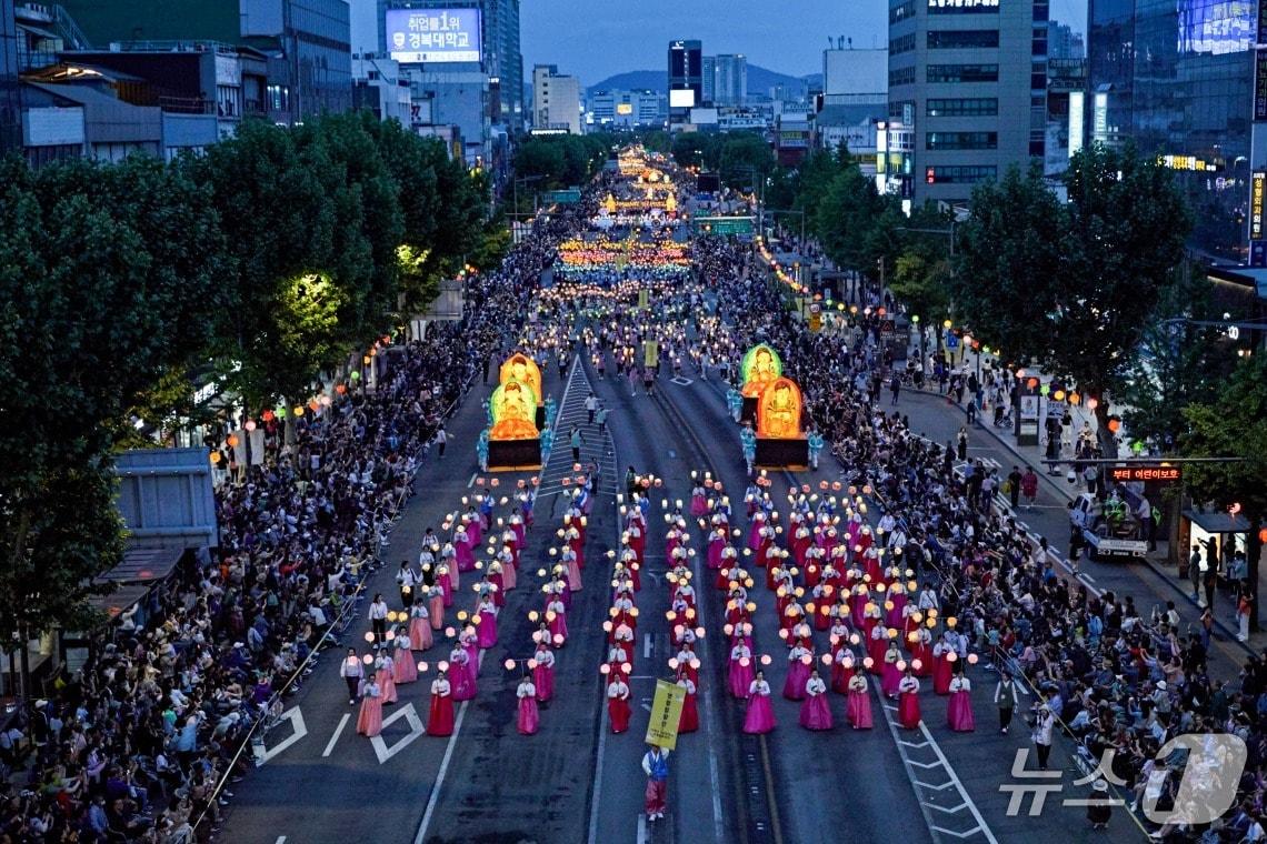 본문 이미지 - 연등행렬&#40;제공 조계종&#41;