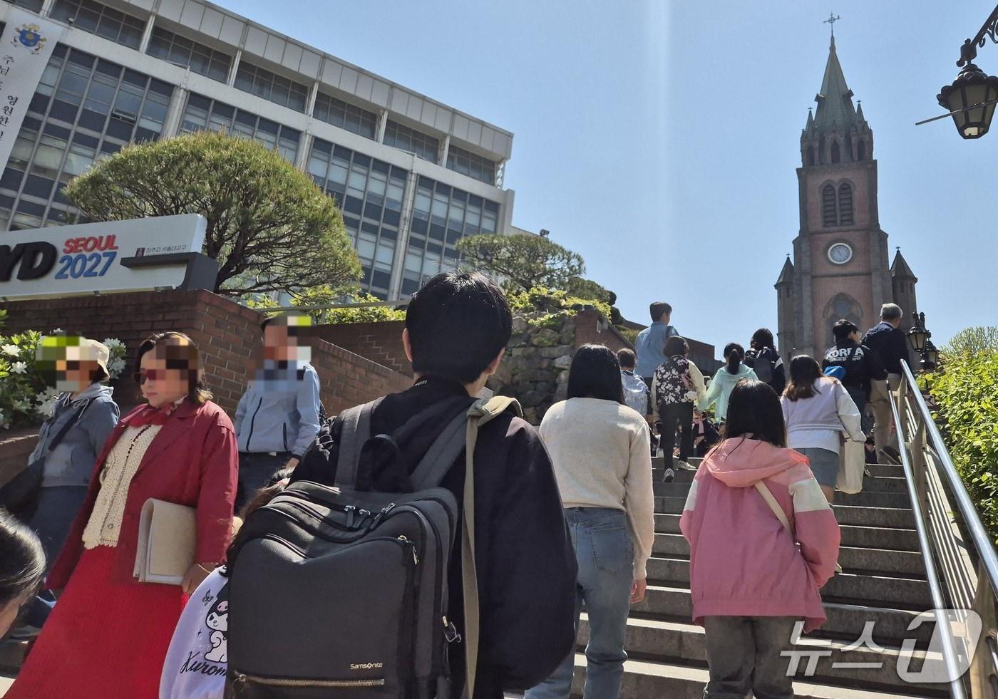 26일 오전 프란치스코 교황의 분향소가 설치된 서울 중구 명동대성당의 모습. 2025.4.26/뉴스1 ⓒ News1 신윤하 기자