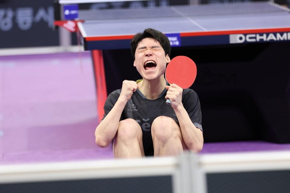 본문 이미지 -  우승 확정 후 포효하는 장우진(대한탁구협회 제공)