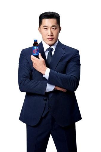 본문 이미지 - 영진구론산 새 모델 김동현.(해태htb제공)