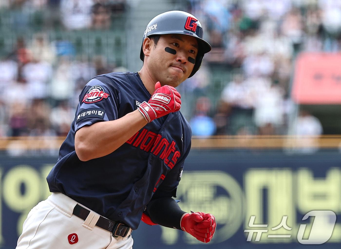 본문 이미지 - 롯데 자이언츠 주장 전준우. 2025.4.27/뉴스1 ⓒ News1 김도우 기자
