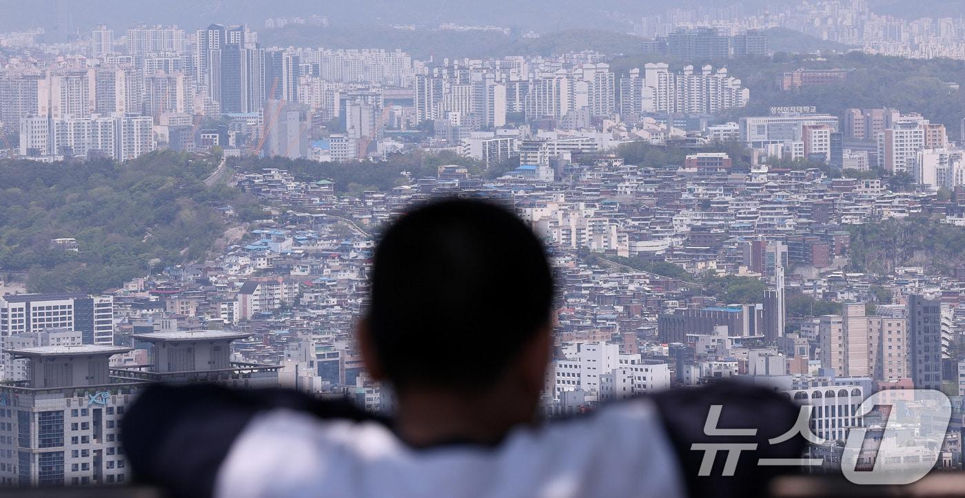 사진은 이날 서울 아파트단지와 연립·다세대(빌라) 모습. 2025.4.28/뉴스1 ⓒ News1 박지혜 기자