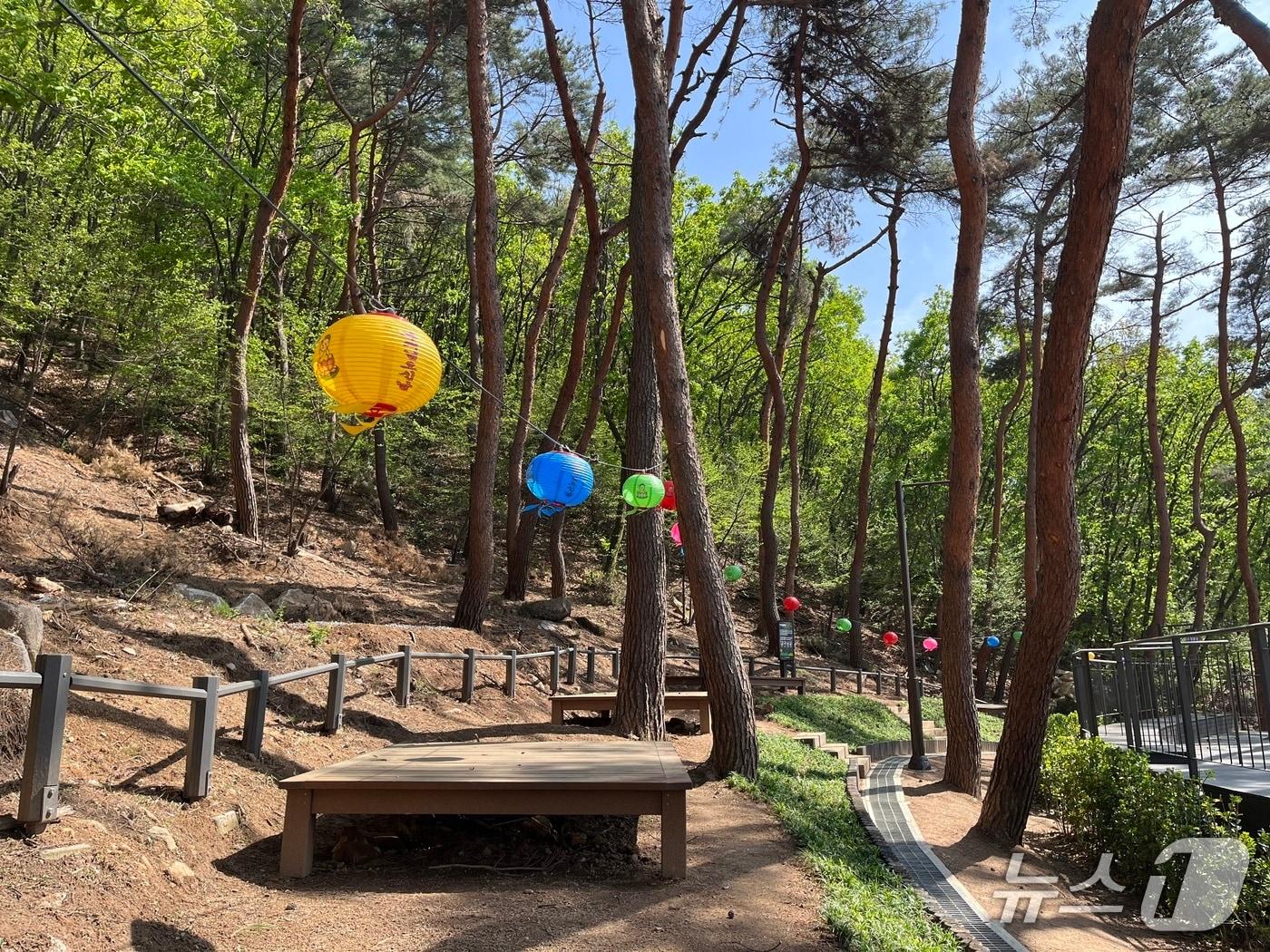 본문 이미지 - 숲속 명상 쉼터.(서울시 제공)