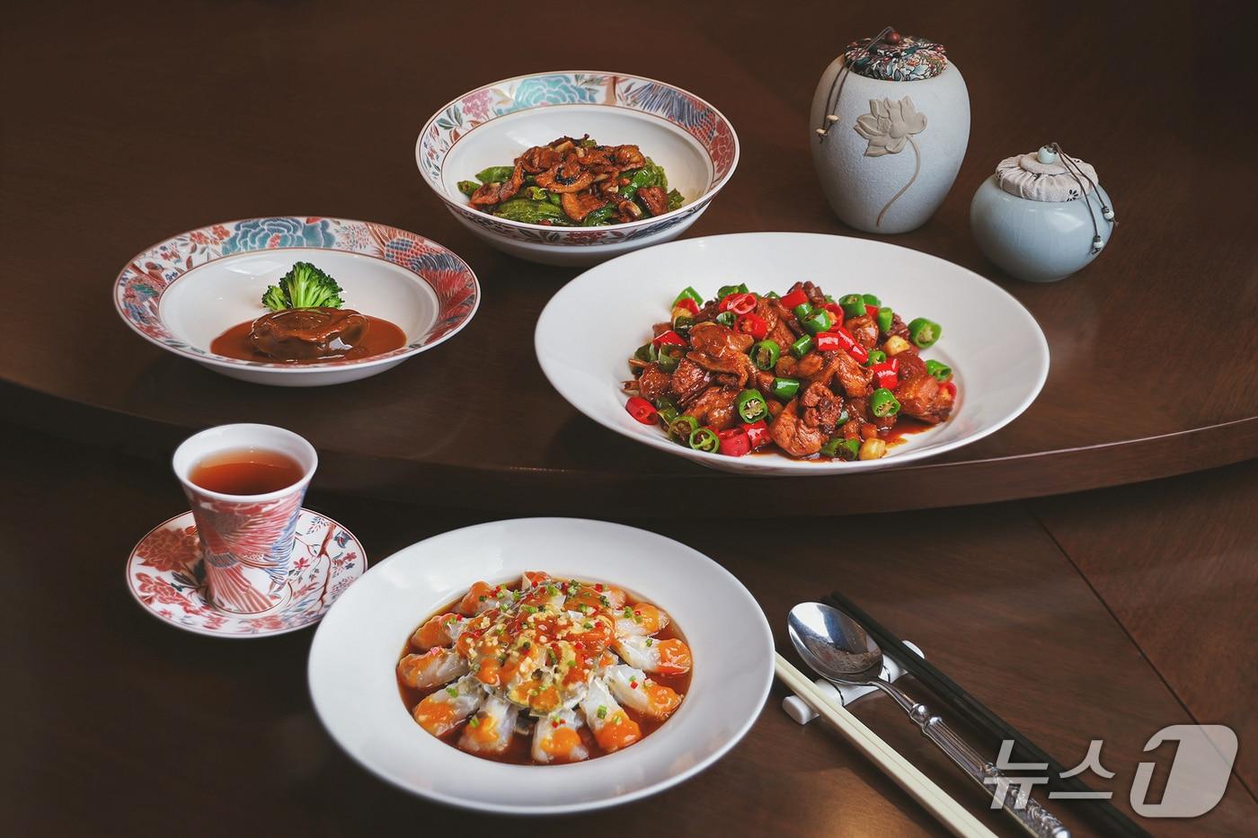 용푸 대표 메뉴(제주신화월드 제공)