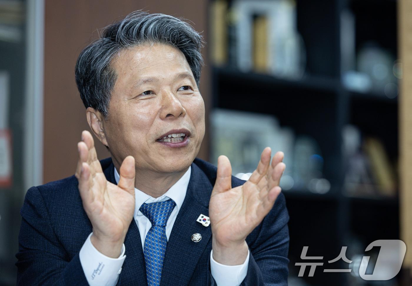 본문 이미지 - 서영석 더불어민주당 의원이 29일 오후 서울 여의도 국회 의원회관에서 뉴스1과 인터뷰를 하고 있다. ⓒ 뉴스1 이재명 기자