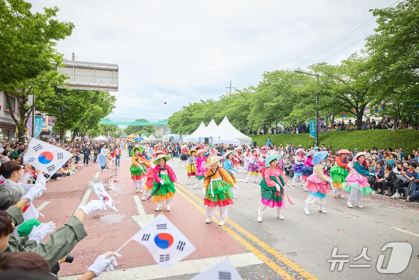 2024년 제94회 춘향제 당시 열린 대동길놀이 행사 모습.(남원시 제공. 재판매 및 DB금지)/뉴스1 
