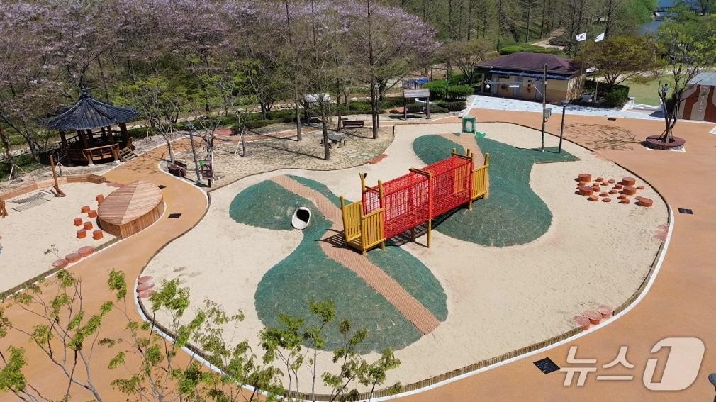 본문 이미지 - 부산 기장읍 용소웰빙공원 자연친화 놀이시설 전경.&#40;기장군청 전경. 재판매 및 DB 금지&#41;