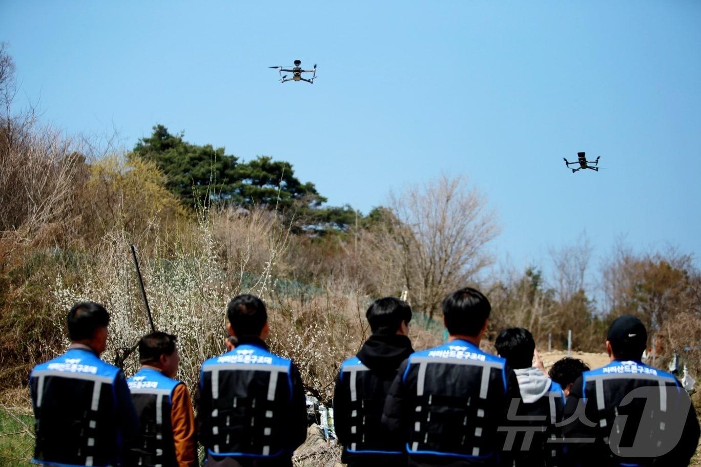 본문 이미지 - 전북자치도 남원시가 청명·한식을 앞두고 산불 비상 경계령을 내렸다. 남원시는 드론까지 활용해 예찰 활동을 강화한다.(남원시 제공. 재판매 및 DB금지)/뉴스1 