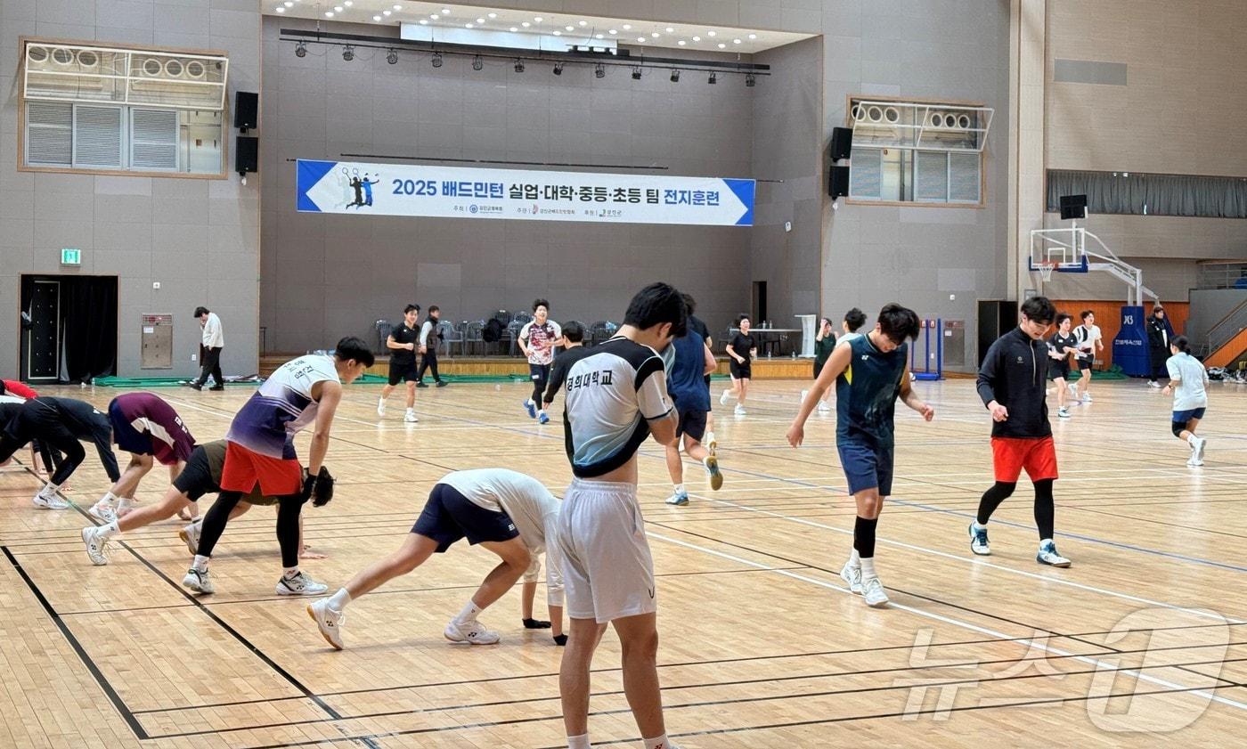 강진을 찾은 배드민턴 선수들.&#40;전남도 제공. 재판매 및 DB금지&#41; 2025.4.3/뉴스1