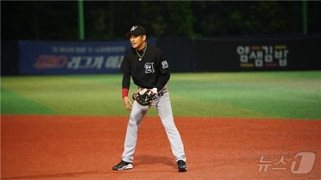 본문 이미지 - '2025 더킴로펌배 제19회 한스타 연예인 야구리그'가 이달 14일 개막해 7개월간의 리그 일정에 돌입한다. 사진은 알바트로스 소속 배우 오지호 선수. (한스타 제공, 재판매 및 DB금지)