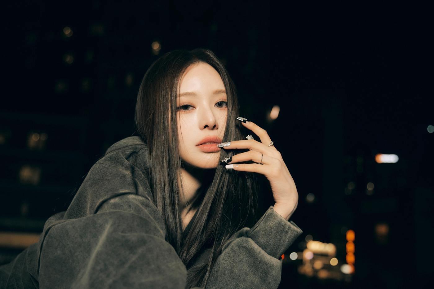 본문 이미지 - 이즈나 방지민(웨이크원 제공)