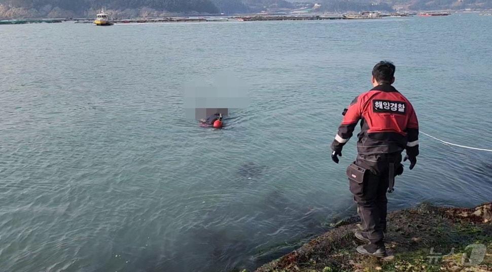 본문 이미지 - 3일 전남 완도에서 60대 실종신고가 접수돼 해경이 수색하고 있다.(완도해경 제공. 재판매 및 DB 금지)