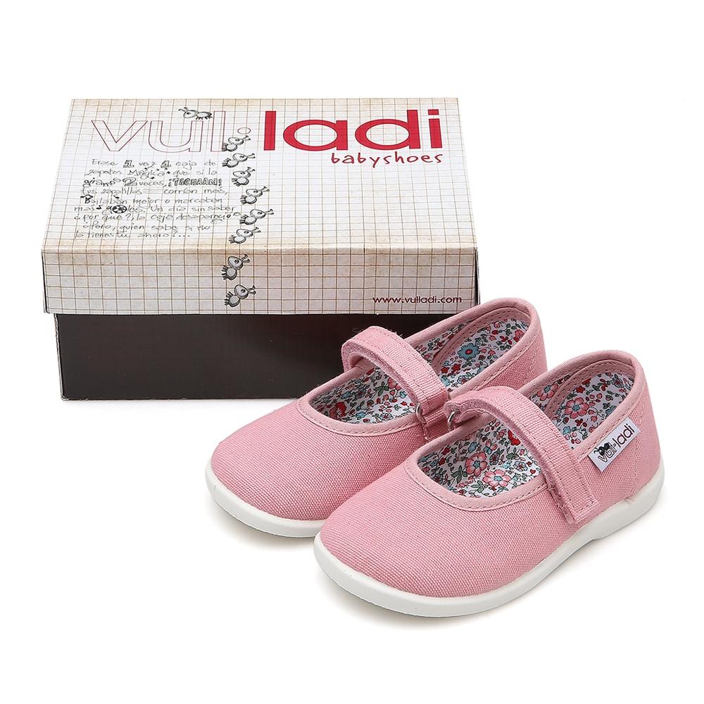 본문 이미지 - 모이몰른은 스페인 유아 슈즈 브랜드 불라디(Vul·ladi)와 이고르(igor)를 국내 시장에 선보인다.(모이몰른제공)