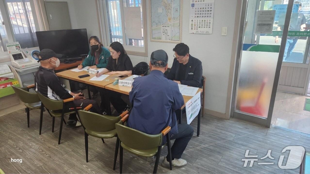 본문 이미지 - 대구 북구는 최근 발생한 대형 산불로 피해를 입은 주민을 위해 노곡·조야분소에 산불피해 종합지원창구를 운영하고 있다. (재판매 및 DB 금지)