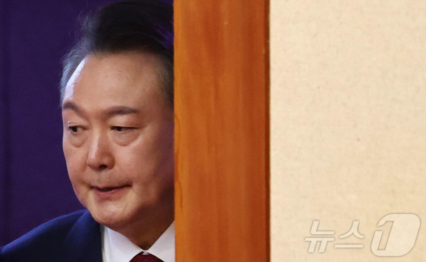 윤석열 대통령이 4일 헌법재판소가 대통령 탄핵을 만장일치로 인용하면서 파면됐다. 사진은 윤석열 대통령이 지난 2월 13일 헌법재판소 변론기일에 자리한 모습. &#40;뉴스1 DB&#41; 2025.4.4/뉴스1