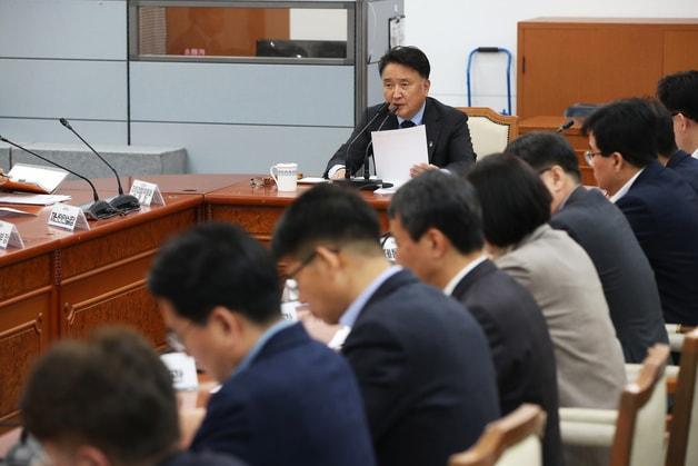 본문 이미지 - 충북도 대책회의.&#40;충북도 제공. 재판매 및 DB금지&#41;/뉴스1