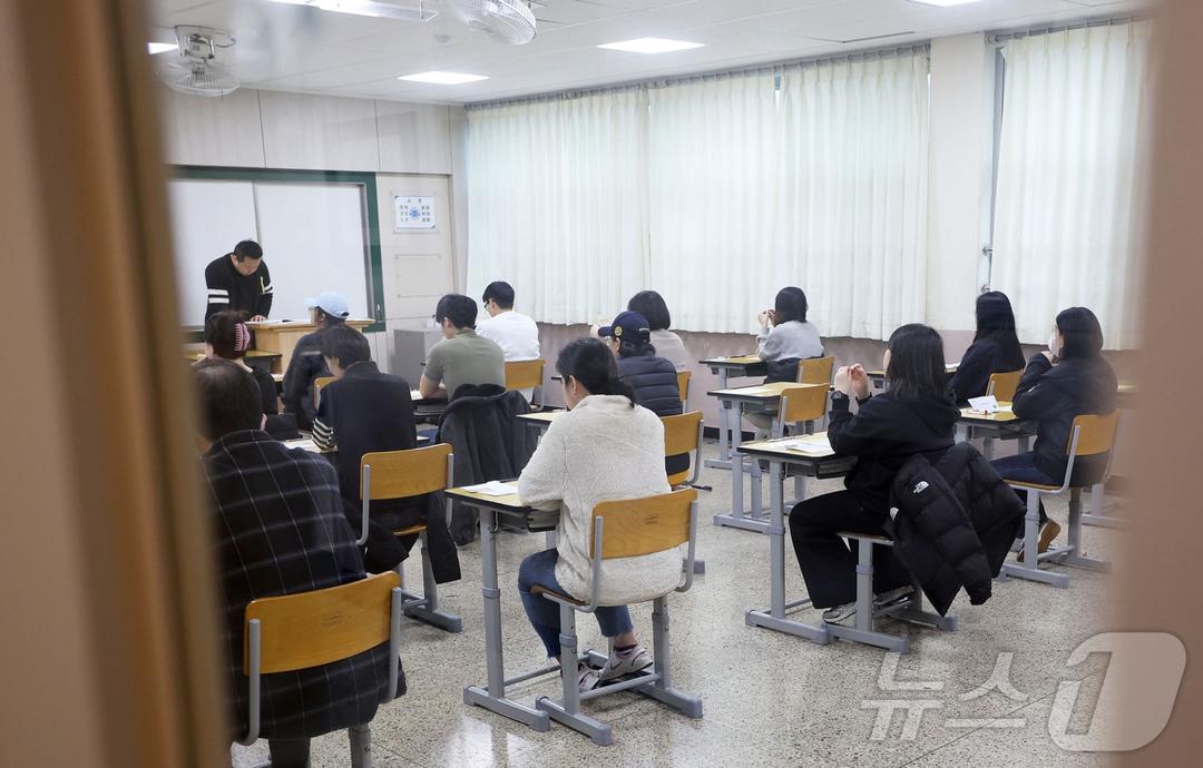 李대통령 지시에 공무원 월급 역대급 인상…엑소더스 잡히나 - 뉴스1