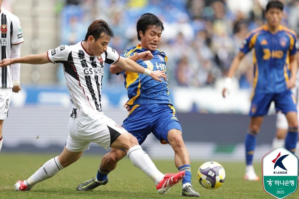 본문 이미지 - 울산 HD가 FC서울전 무패 행진을 23경기로 늘렸다. (한국프로축구연맹 제공)