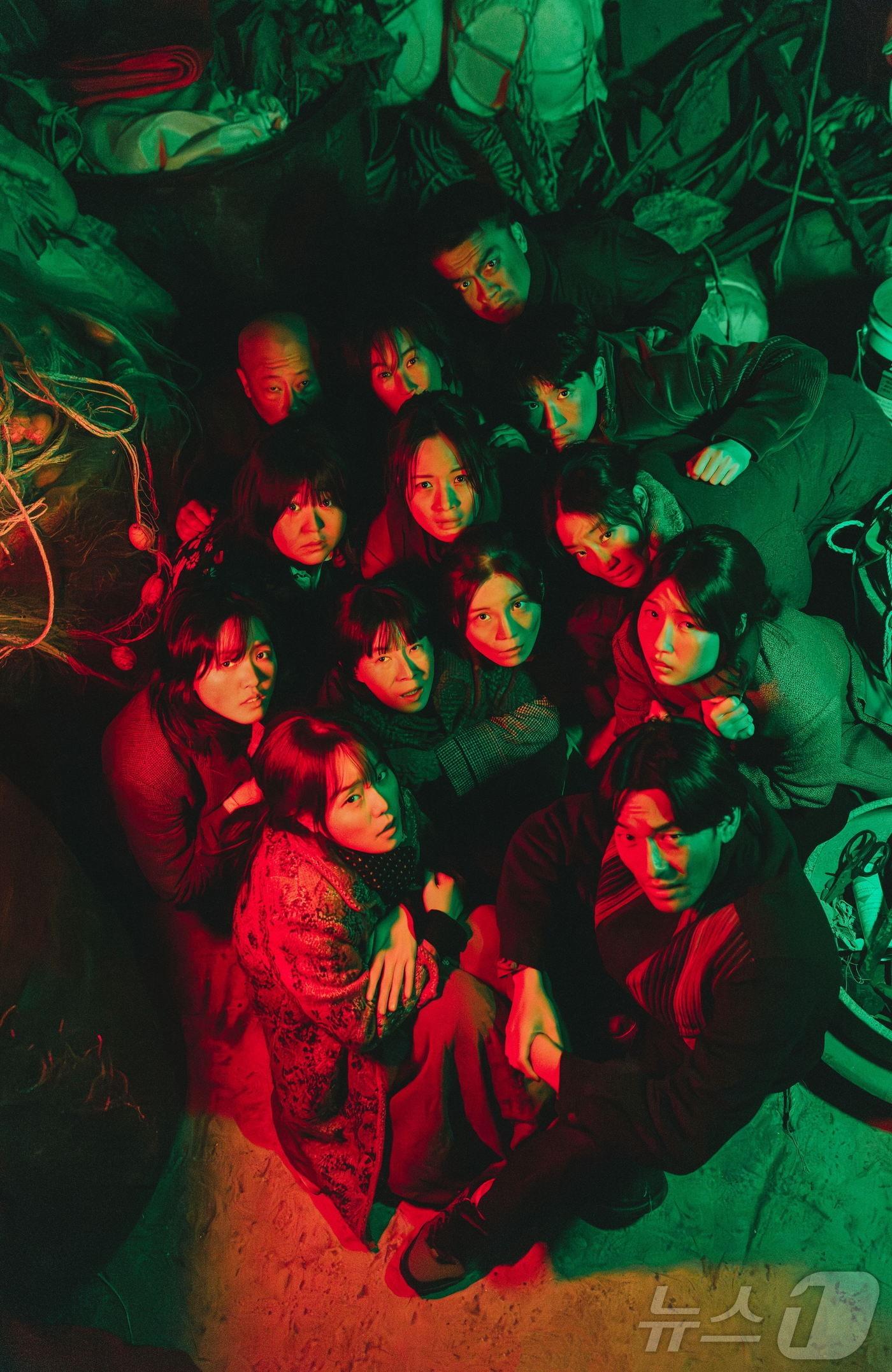 본문 이미지 - 대구시립극단은 오는 9일부터 12일까지 제59회 정기공연 연극 '해무'를 대구문화예술회관 팔공홀 무대에 올린다. 사진은 공연 이미지 컷. (대구시립극단 제공. 재판매 및 DB 금지)/뉴스1