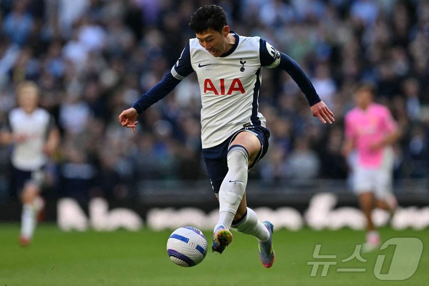 토트넘 홋스퍼의 손흥민&#40;가운데&#41;ⓒ AFP=뉴스1
