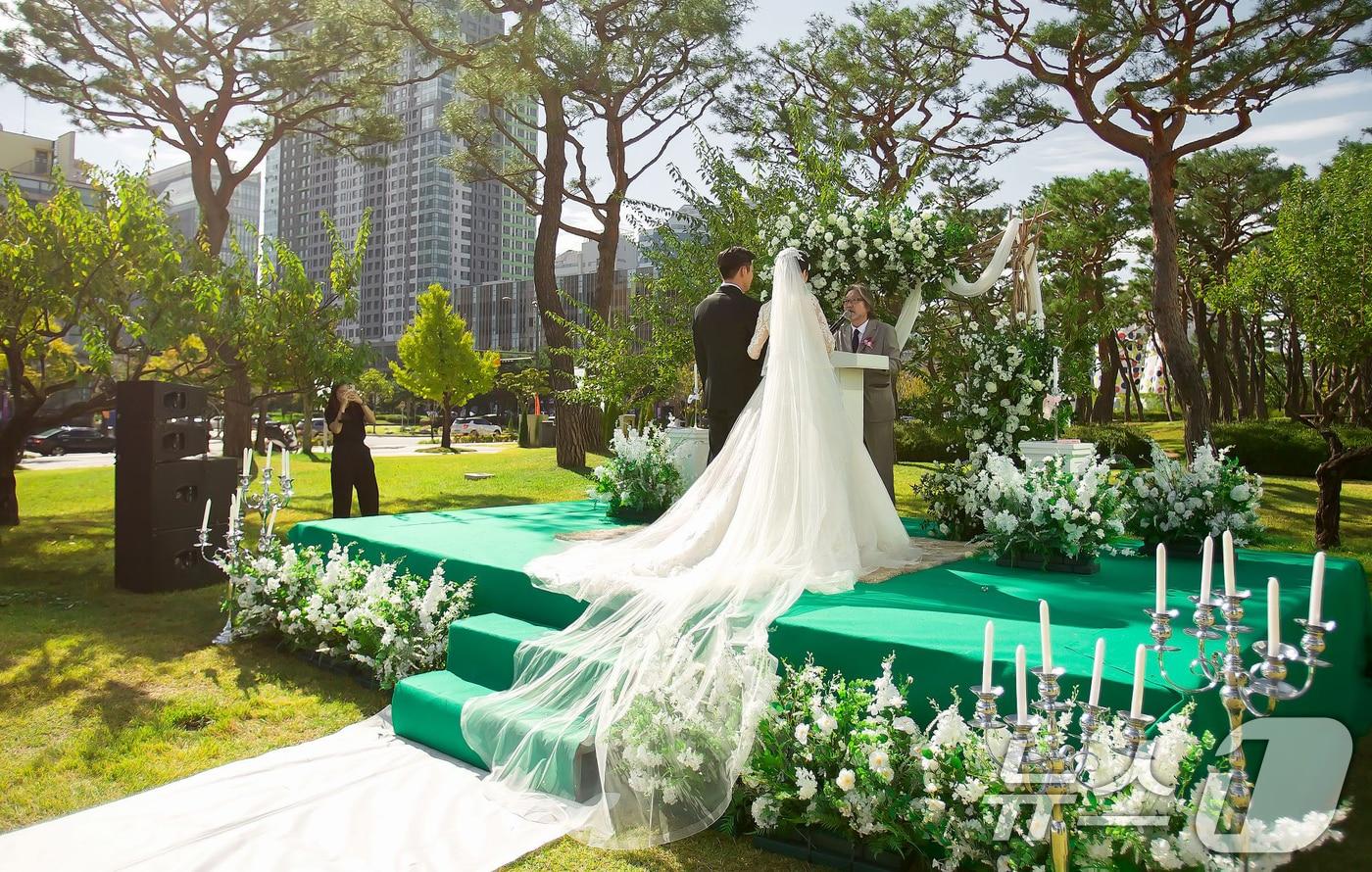 광주시청 야외 예식장.(광주시 제공. 재판매 및 DB 금지)