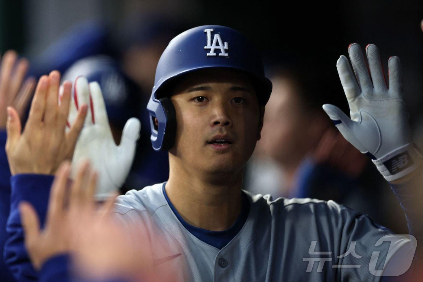 8일(한국시간) 워싱턴 내셔널스를 상대로 홈런포를 터트린 오타니 쇼헤이. ⓒ AFP=뉴스1
