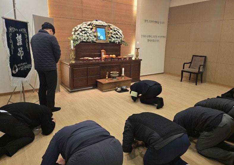 본문 이미지 -  지난 8일 세종시 산울동 은하수공원서 진행된 무연고 사망자 공영장례. &#40;세종시설관리공단 제공. 재판매 및 DB금지&#41;