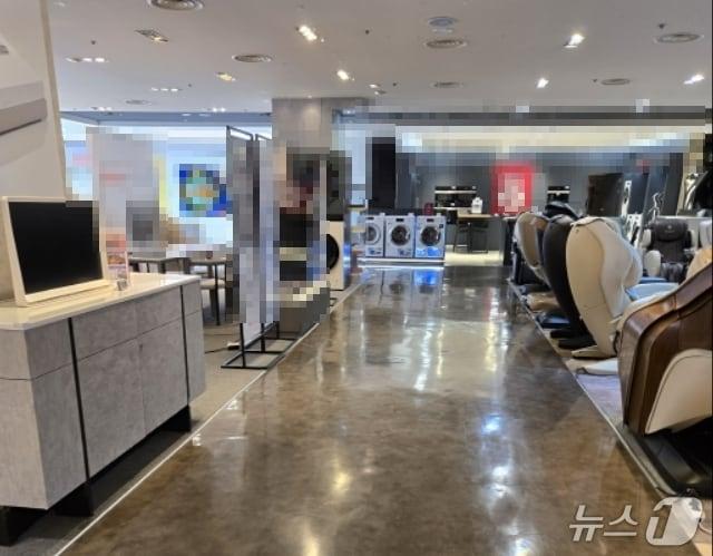 본문 이미지 - 봄 웨딩 시즌을 맞아 대구의 한 백화점 가전매장에서 결제를 받은 제품을 배송하지 않아 고객들이 불편을 겪고 있다. 사진은 해당 매장 전경.(재판매 및 DB 금지)