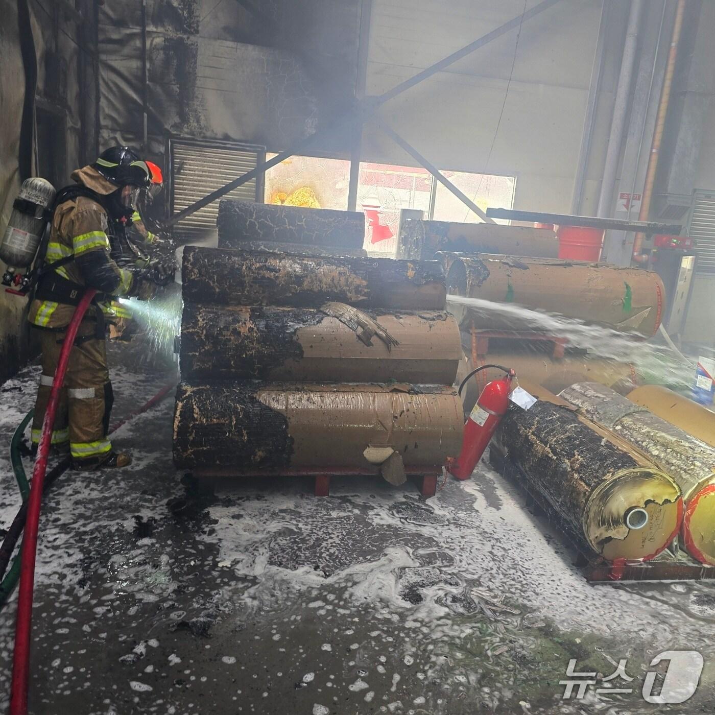 본문 이미지 -  폭발 사고 현장(음성소방서 제공. 재판매 및 DB금지)/뉴스1