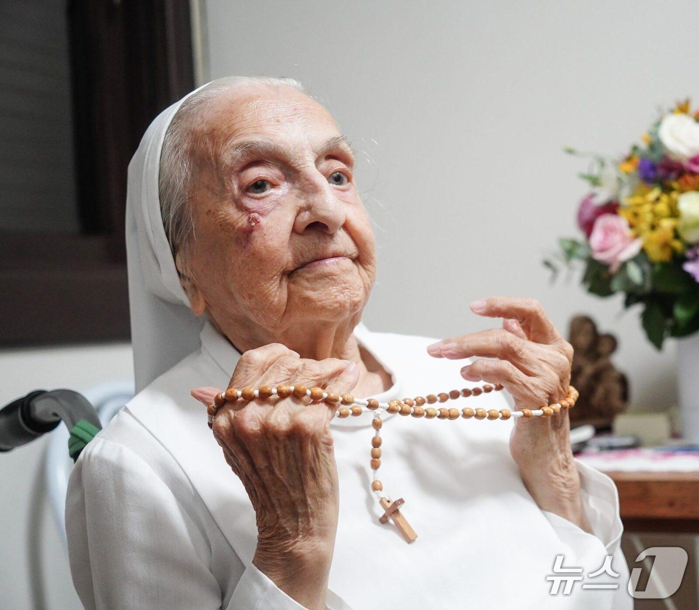 본문 이미지 - 이나 카나바호 루카스 수녀 <출처=론제비퀘스트 홈페이지>