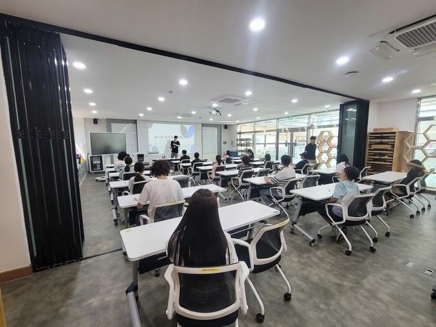 본문 이미지 - 충북자연과학교육원이 지난해 운영한 '최석정 수학 페어' 모습.(충북교육청 제공. 재판매 및 DB금지)/뉴스1