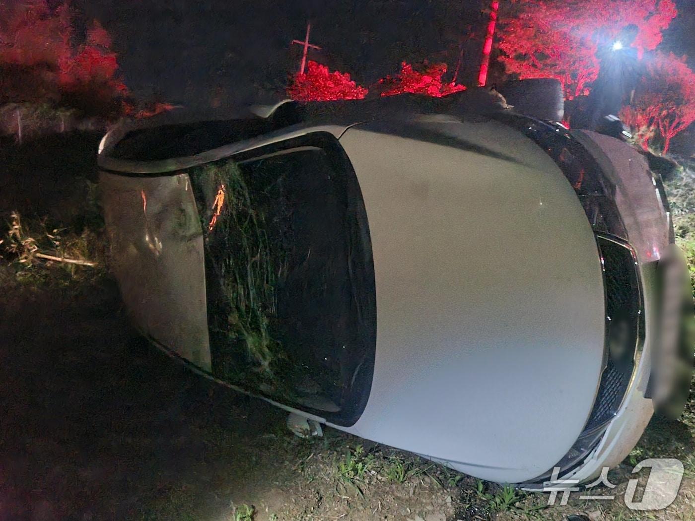 본문 이미지 - 사고 차량.(거제경찰서 제공. 재판매 및 DB금지.)