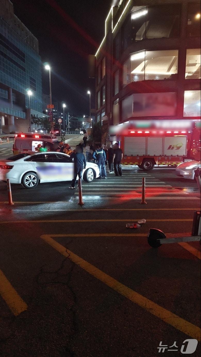 본문 이미지 - 11일 오후 부산 해운대구 중동 사고 현장.(해운대경찰서 제공. 재판매 및 DB 금지)