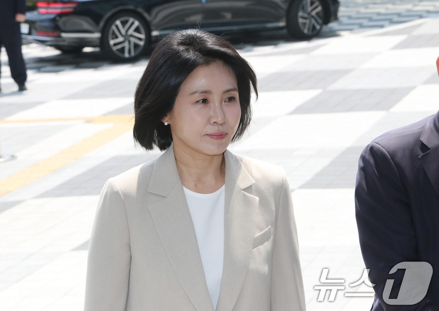 '공직선거법 위반' 혐의로 1심에서 벌금형을 선고받은 이재명 더불어민주당 대통령 후보의 부인 김혜경 여사가 12일 오후 경기 수원시 영통구 수원고등법원에서 열린 항소심 선고 공판에 출석하고 있다. 2025.5.12/뉴스1 ⓒ News1 김영운 기자