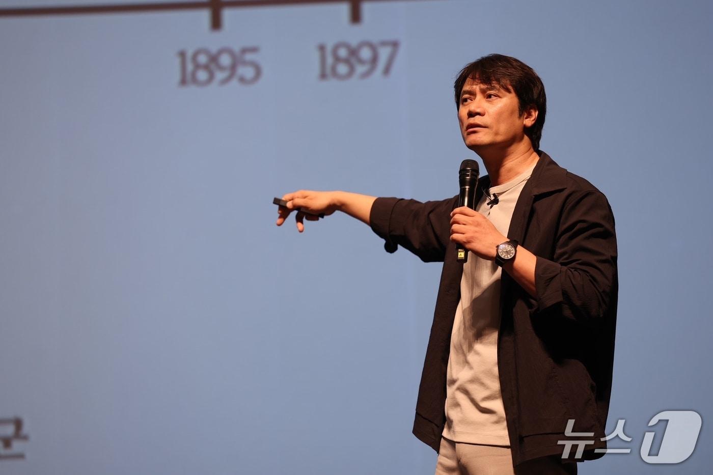  고창군은 12일 오후 고창 문화의전당에서 &#40;사&#41;고창동학농민혁명기념사업회 주관으로 황현필 강사를 초청해 동학농민혁명을 주제로 특강을 열었다.&#40;고창군 제공, 재판매 및 DB금지&#41;