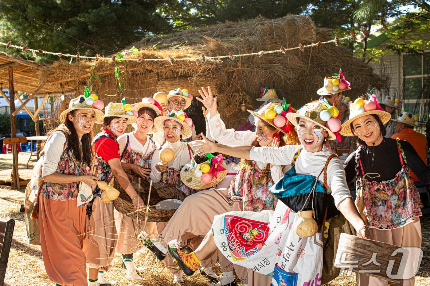  13일 충북 음성군은 26회 음성품바축제가 오는 6월 11일부터 15일까지 닷새간 설성공원과 꽃동네 일원에서 열린다고 밝혔다.(음성군 제공. 재판매 및 DB금지)/뉴스1