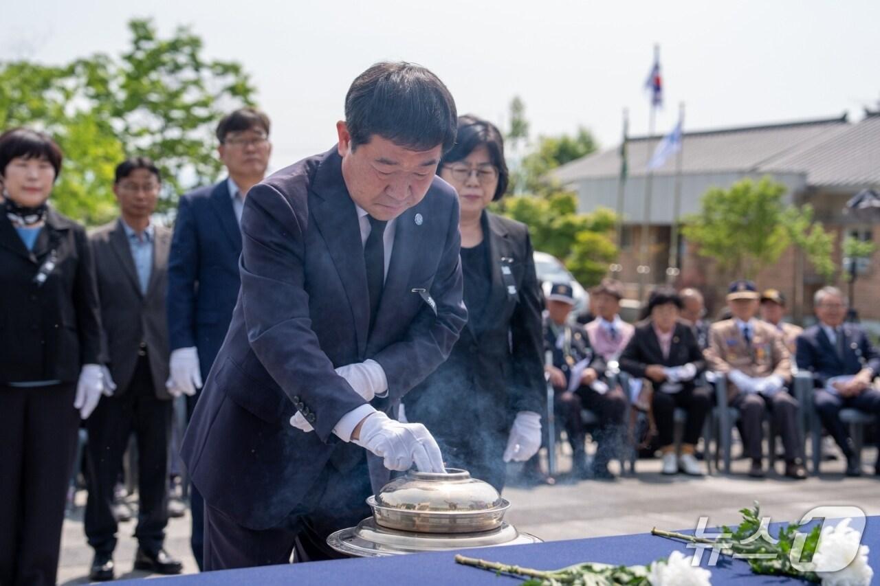 본문 이미지 - 호국영웅 고 연제근 상사 추모식 (증평군 제공)/뉴스1
