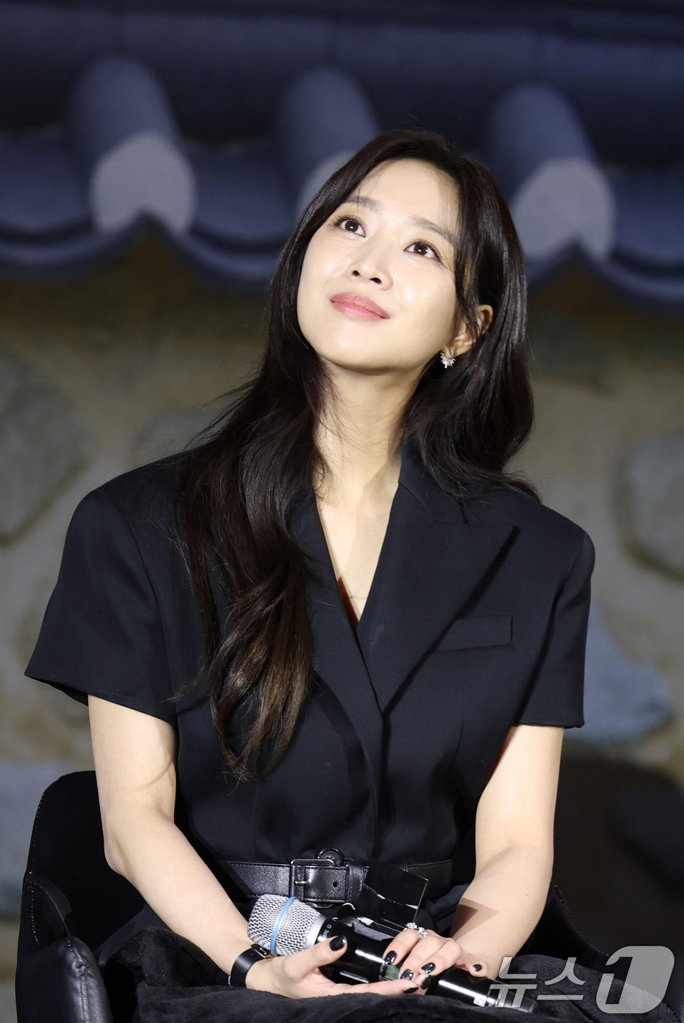 본문 이미지 - 배우 조보아가 13일 서울 구로구 라마다서울 신도림 호텔에서 열린 넷플릭스 시리즈 '탄금' (극본 김진아/연출 김홍선) 제작발표회에 참석해 매력을 발산하고 있다. '탄금'은 실종되었던 조선 최대 상단의 아들 홍랑(이재욱 분)이 기억을 잃은 채 12년 만에 돌아오고, 이복누이 재이(조보아 분)만이 그의 실체를 의심하는 가운데 둘 사이 싹트는 알 수 없는 감정을 그린 미스터리 멜로 사극이다. 2025.5.13/뉴스1 ⓒ News1 권현진 기자