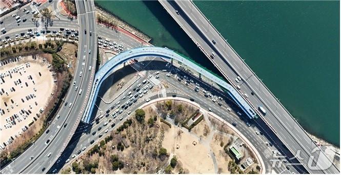 본문 이미지 - 부산 광안대교 벡스코요금소~센텀시티지하차도 연결교 구간(부산시청 제공. 재판매 및 DB 금지)