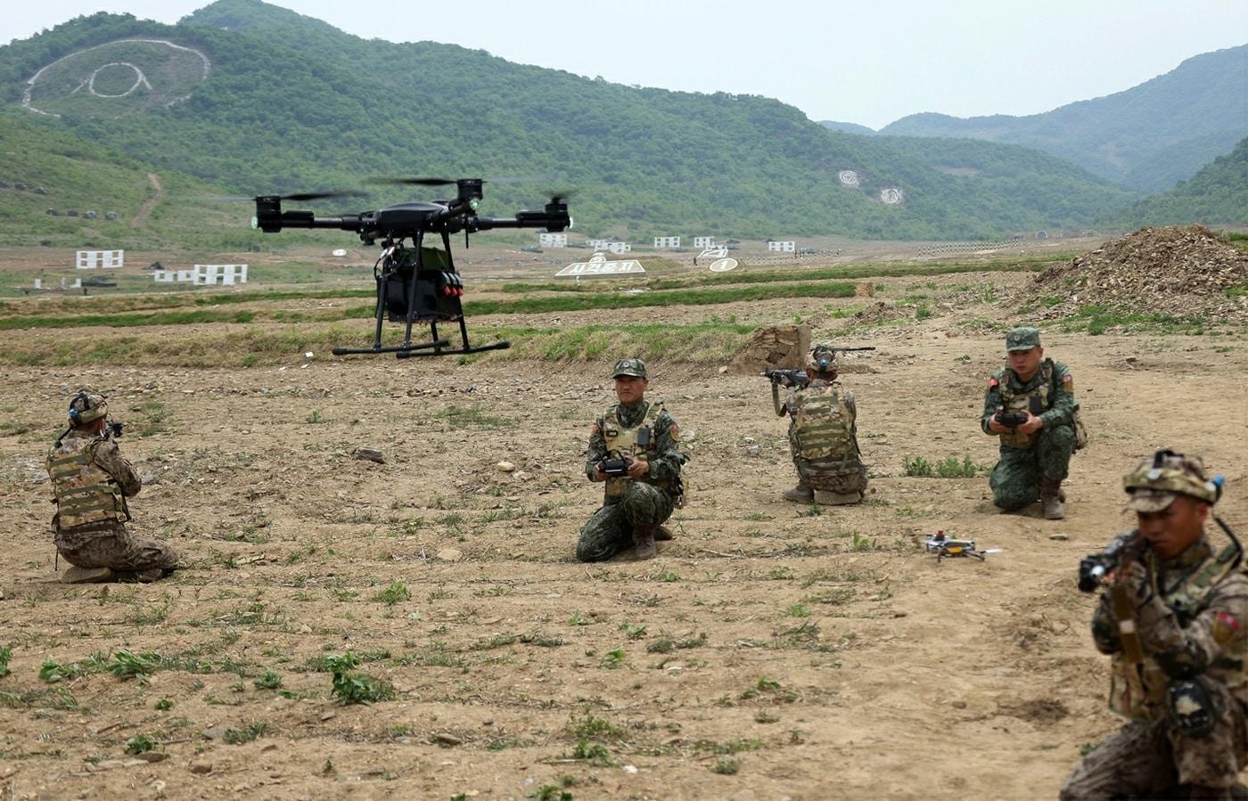 &#40;평양 노동신문=뉴스1&#41; =5월 13일 인민군 훈련일꾼&#40;간부&#41;대회 병종별 전술종합훈련 모습. [국내에서만 사용가능. 재배포 금지. DB 금지. For Use Only in the Republic of Korea. Redistribution Prohibited] rodongphoto@news1.kr