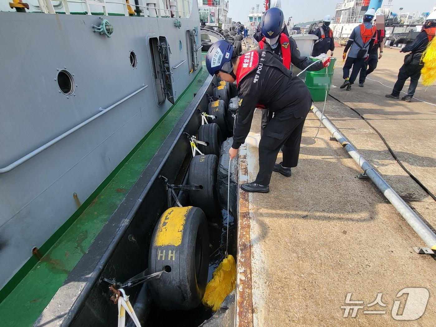본문 이미지 - 사고현장(인천 해양경찰서 제공.재판매 및 DB금지)