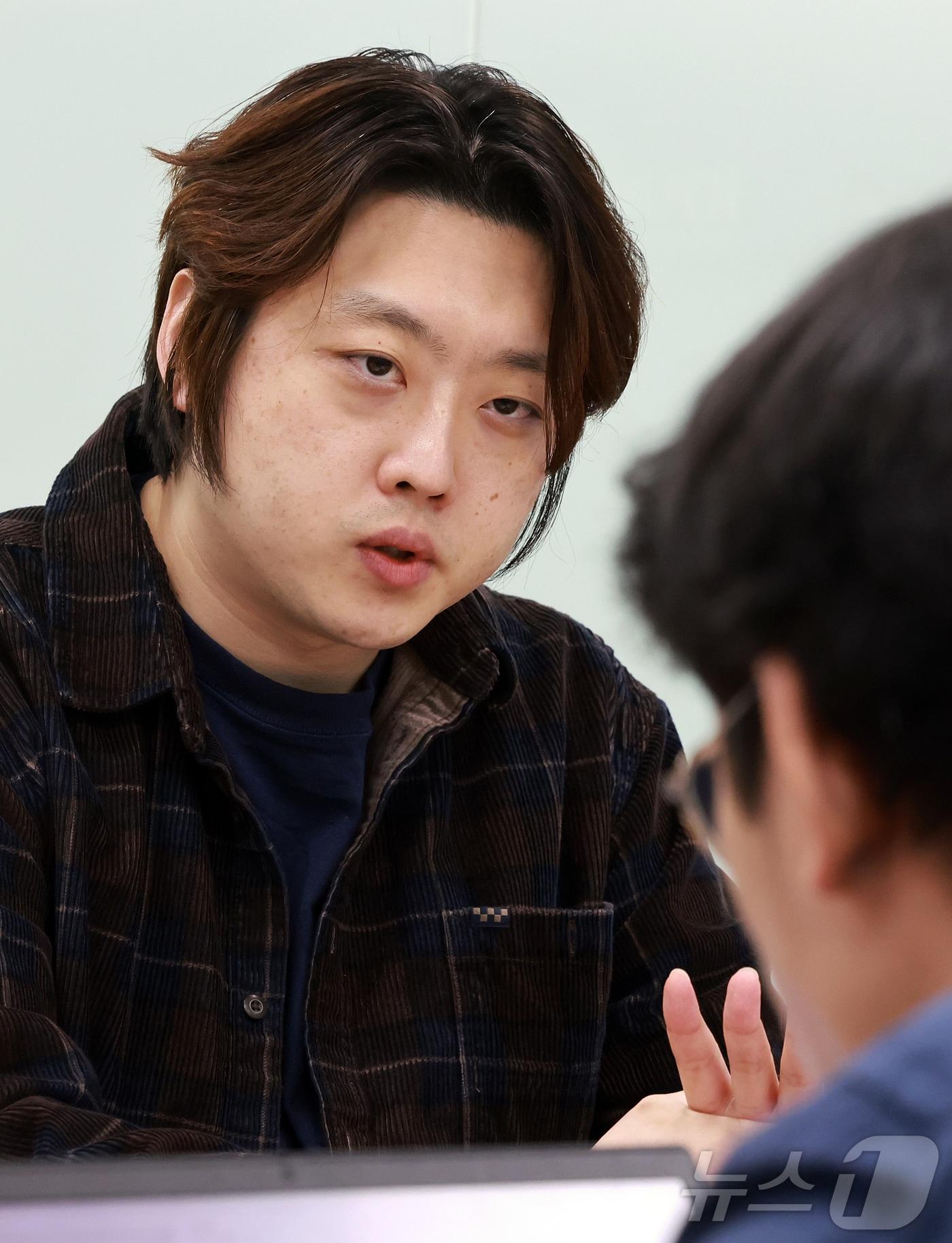 본문 이미지 - 박단 대한전공의협의회 비상대책위원장&#40;대한의사협회 부회장&#41;이 서울 용산구 대한의사협회 내 의료배상공제조합에서 뉴스1과 인터뷰를 하고 있다. 2025.5.14/뉴스1 ⓒ News1 김진환 기자