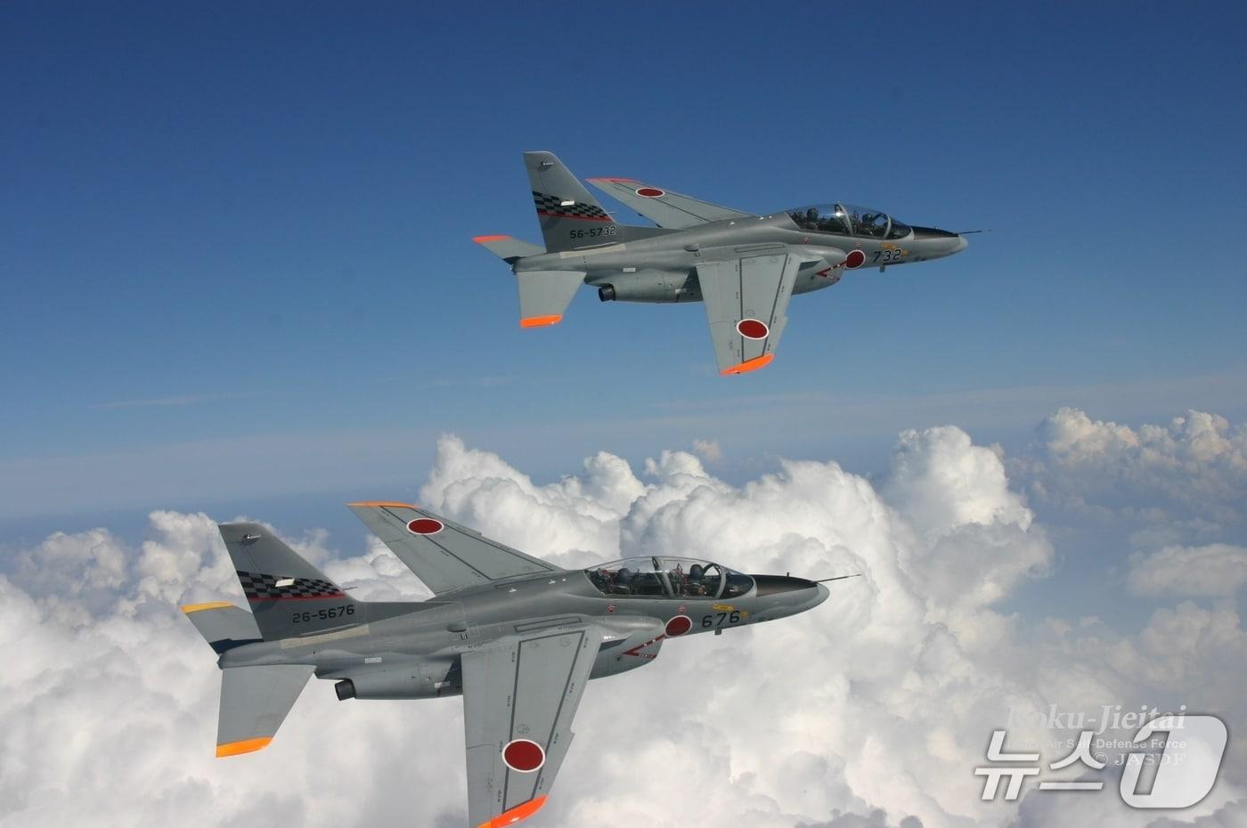 일본 항공자위대의 훈련용 항공기 'T-4'가 14일 저수지에 추락했다. (출처=일본 항공자위대 홈페이지) 2025.5.14./뉴스1