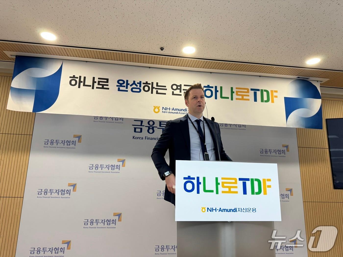 본문 이미지 - 프랭크 쿡 올스프링자산운용 글로벌솔루션 헤드가 15일 간담회에서 발언하고 있다. @News1 강수련 기자