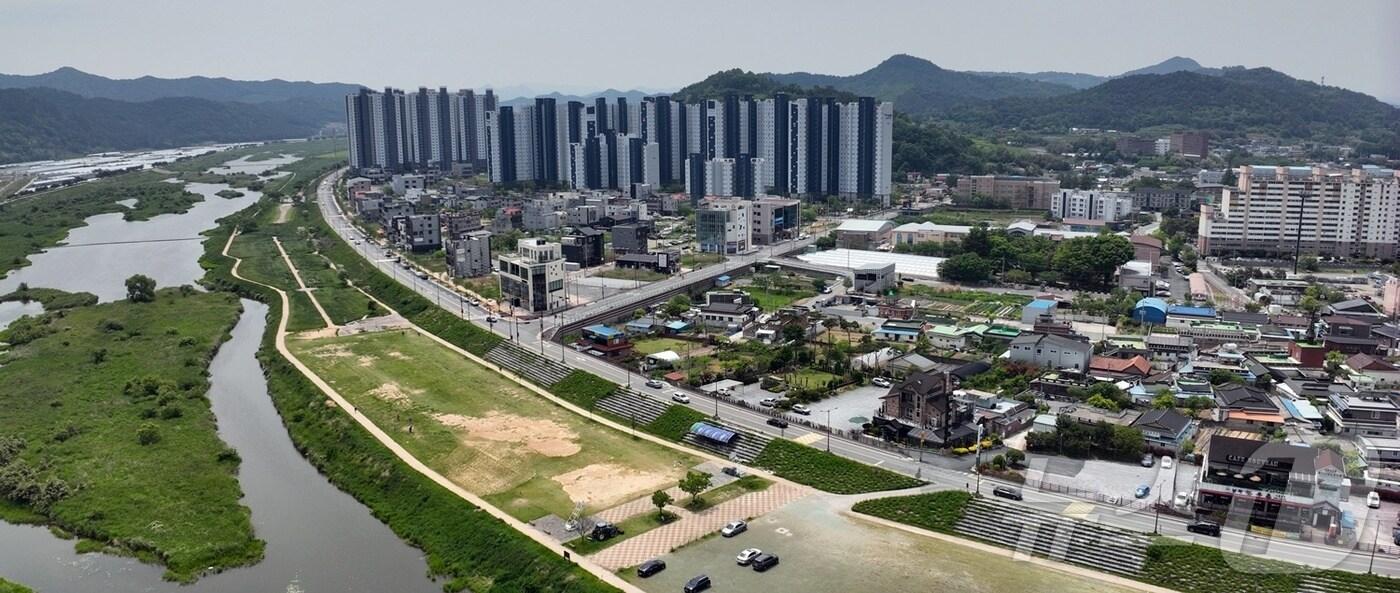 본문 이미지 - 나주 남평 강변도로 1.2㎞ 확·포장 공사 완료.(나주시 제공, 재배포 및 DB 금지) /뉴스1