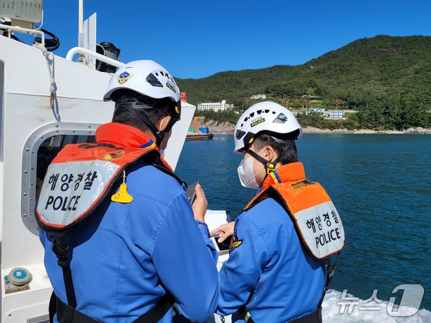본문 이미지 - 사천해경이 여름 성수기 대비 수상레저 안전 관리를 위한 집중 단속을 실시하고 있다.(사천해경 제공. 재판매 및 DB금지.)