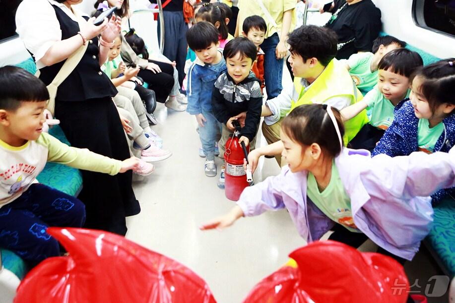 본문 이미지 - 대전교통공사 시민안전체험열차 행사 (대전교통공사 제공. 재판매 및 DB 금지)2025.5.15/뉴스1