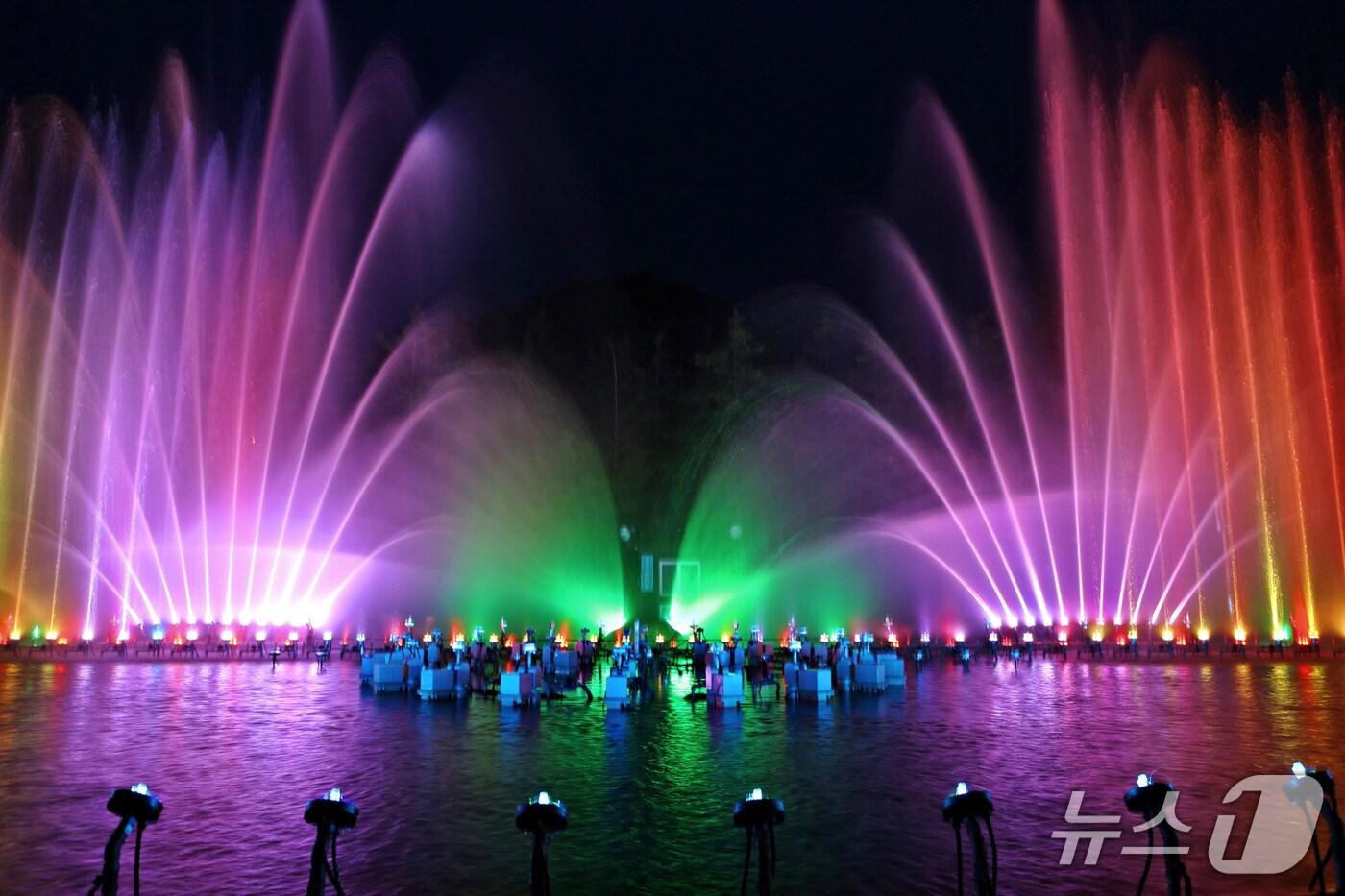 본문 이미지 -  정읍 내장산 워터파크 음악분수(정읍시 제공, 재판매 및 DB금지)